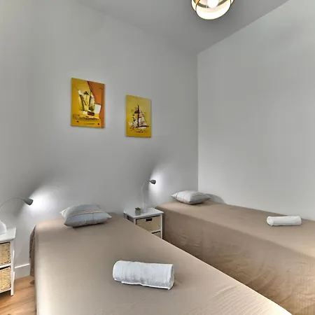 Apartment Les Saumonards By Interhome